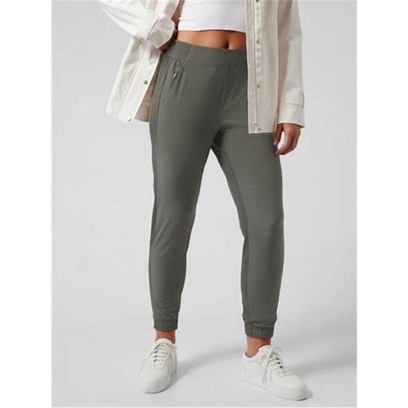 Athleta Textured Brooklyn Jogger Mountain Olive Green size 2 Travel Breathable - Picture 2 of 5